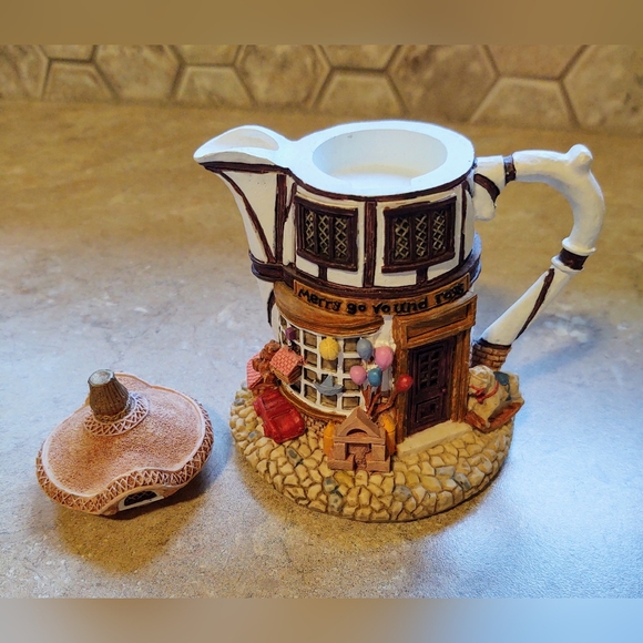 Vtg Hometown Teapot Cottages Merry Go Round Shop - Picture 3 of 13